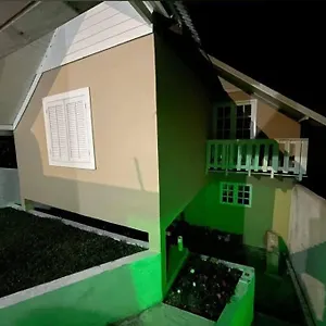 Casa Cerejeiras Casa de Férias